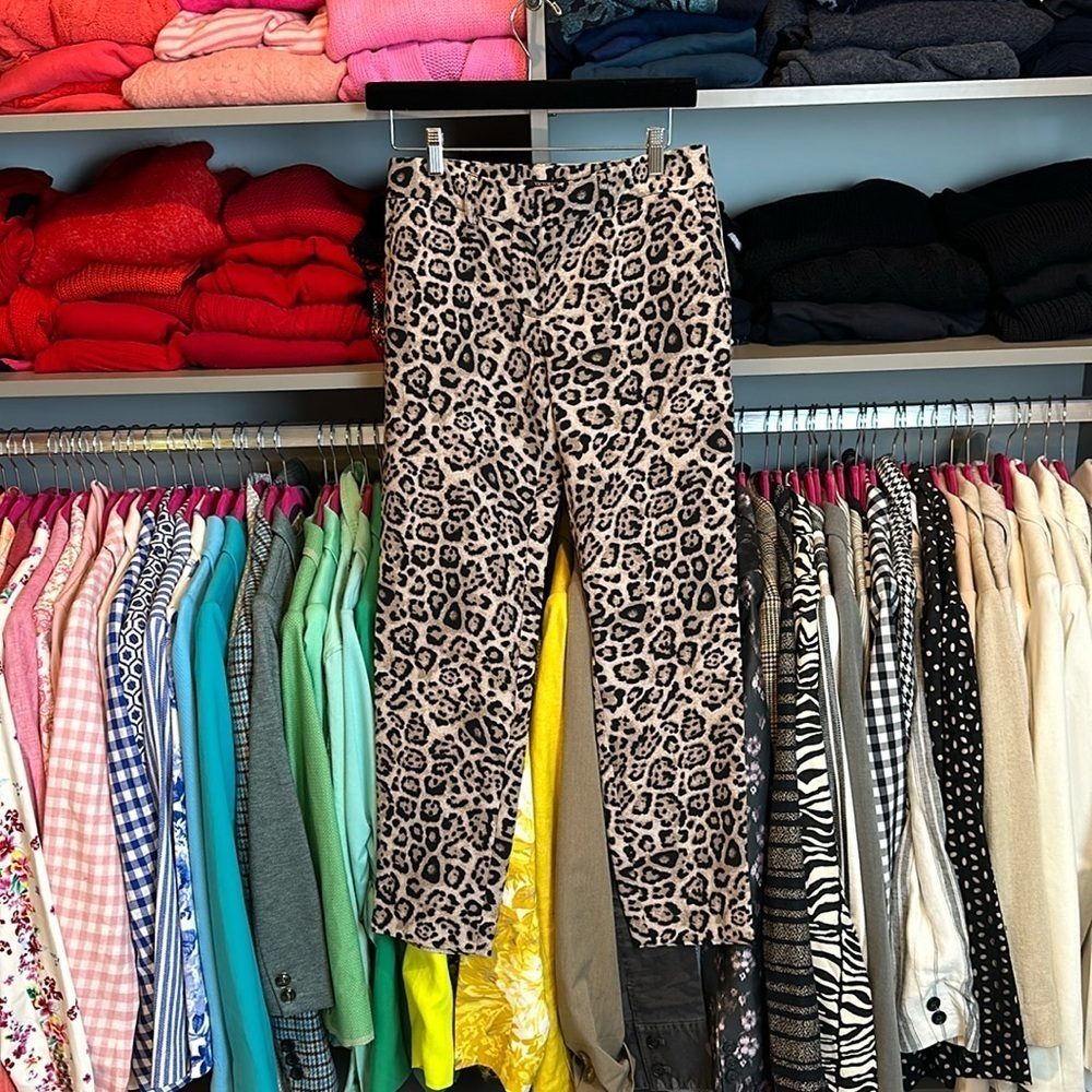 Victoria’s Secret brown/black leopard cropped pants size 2